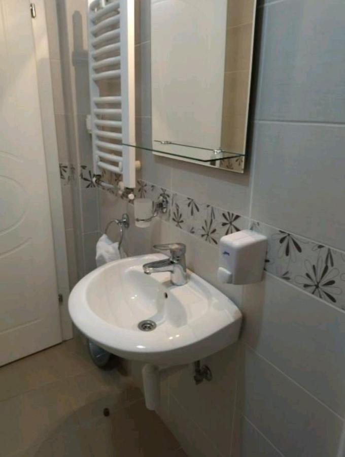 Royalwings Apartman Jagodina Exterior foto