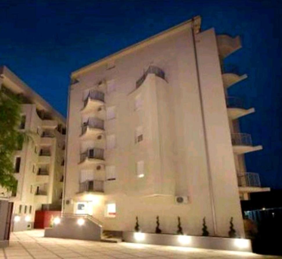 Royalwings Apartman Jagodina Exterior foto